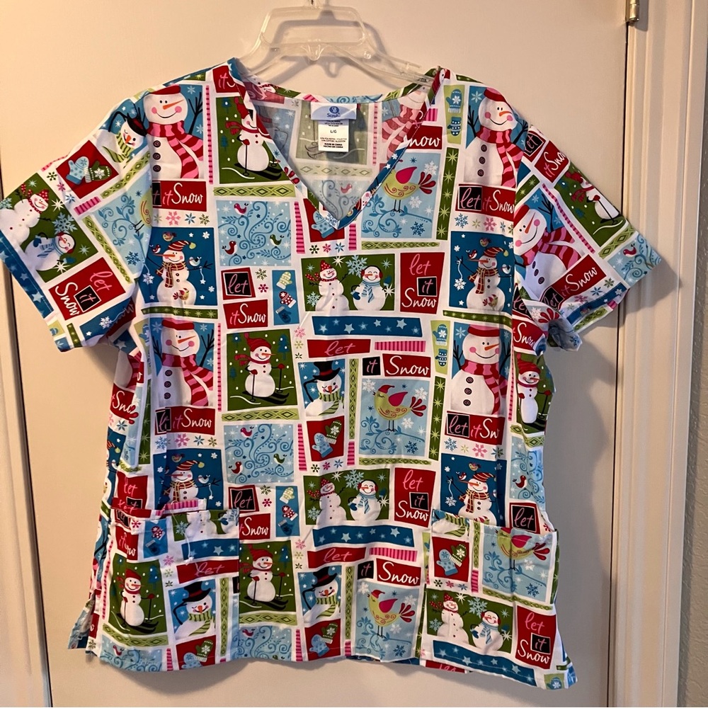 Scrub Top Holiday Print size L